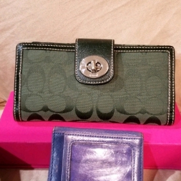 Coach Wallet Forest Green - Picture 8 of 8